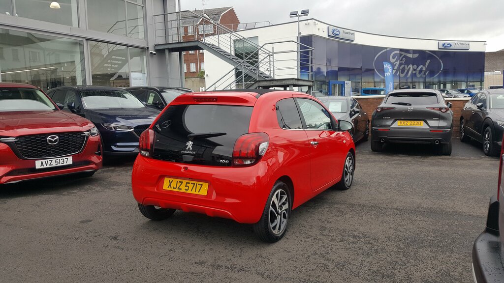 Peugeot 108 2015 Peugeot 108 1.2 Puretech Allure Top XJZ5717 Red #4