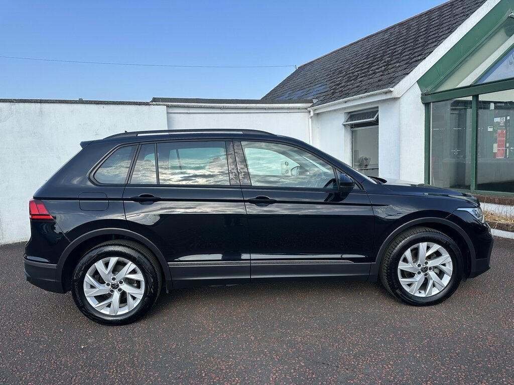 Volkswagen Tiguan 2023 Volkswagen Tiguan 2.0 Life Tdi Dsg Black #4