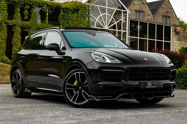 Porsche Cayenne 3.0 V6 E-hybrid 17.9Kwh Platinum Edition Tiptronic Black
