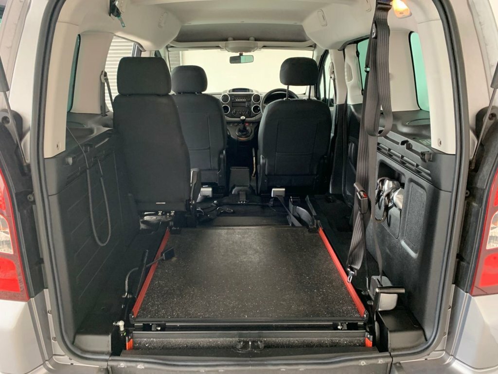 Peugeot Partner Tepee 1.6L Allure Grey #4