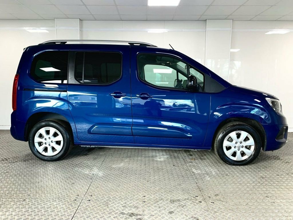 Vauxhall Combo Life 1.5L Elite Blue #3