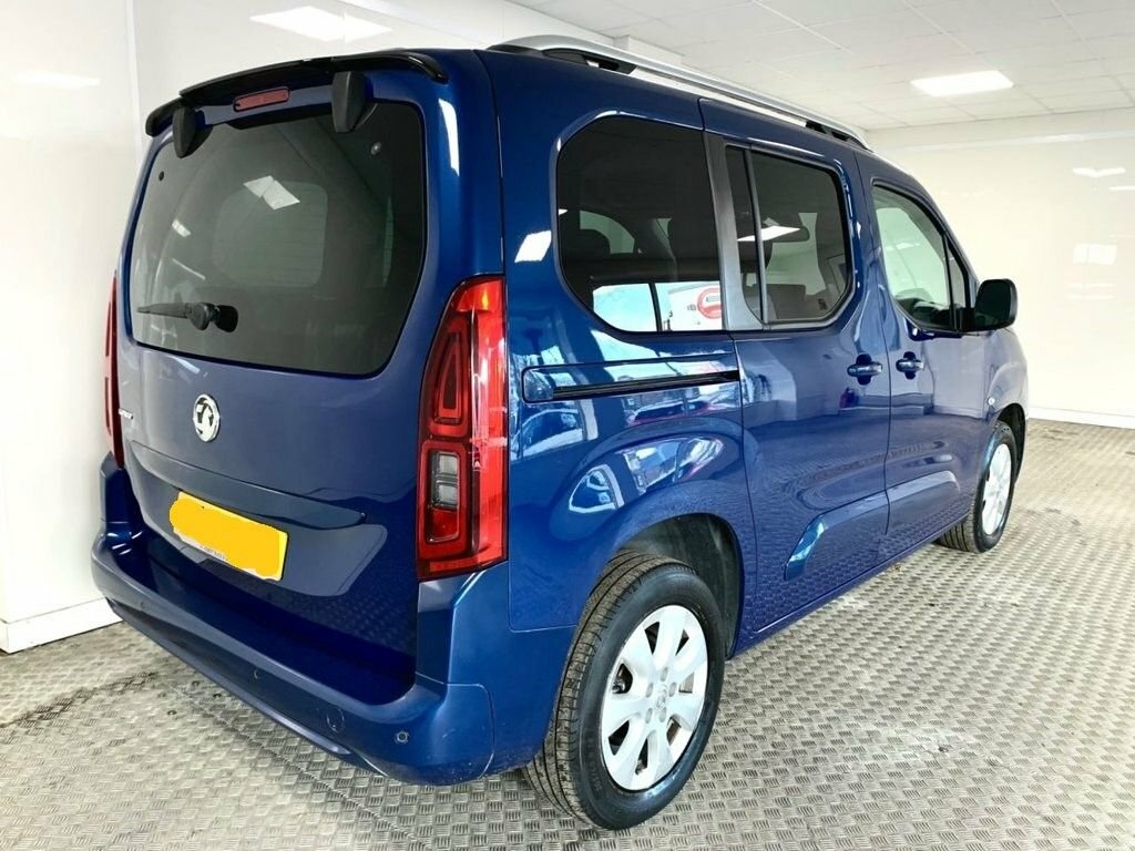 Vauxhall Combo Life 1.5L Elite Blue #4