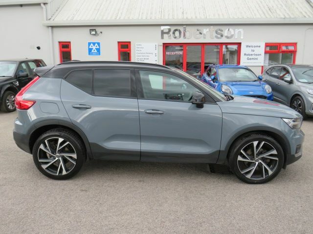 Volvo XC40 2.0 B4p R Design Pro Mhev SM70EMV Grey #2