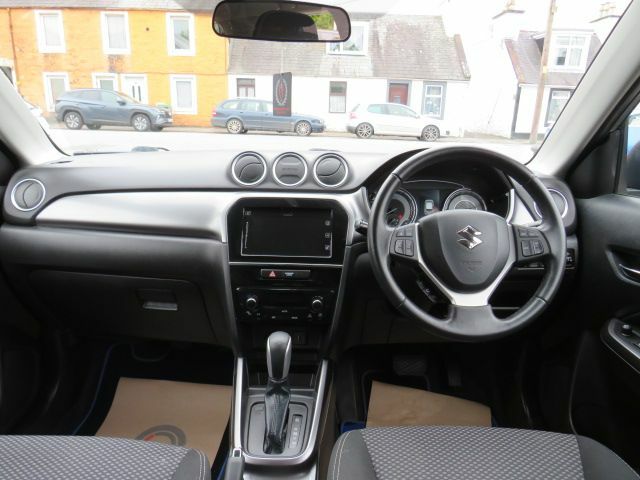 Suzuki Vitara Hatchback Red #13