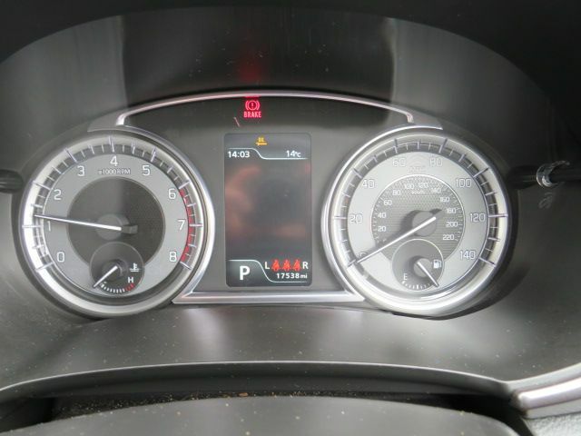Suzuki Vitara Hatchback Red #17