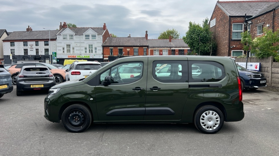 Vauxhall Combo-e Life 52Kwh Design XL Mpv 7.4Kw Charg BF74XNS #6