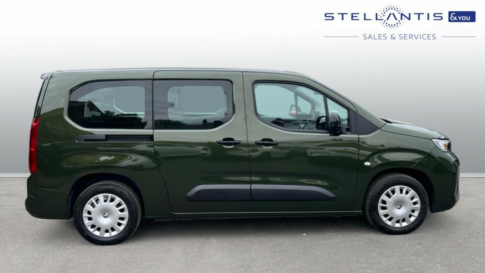Vauxhall Combo-e Life 52Kwh Design XL Mpv 7.4Kw Charg BF74XNS #2