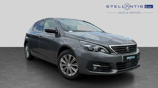 Peugeot 308 1.2 Puretech Allure Premium Hatchback M 