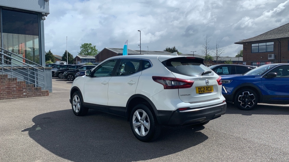Nissan Qashqai 1.3 Dig-t Acenta Premium Suv Dct E DG21RCU White #5
