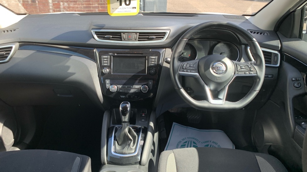 Nissan Qashqai 1.3 Dig-t Acenta Premium Suv Dct E DG21RCU White #4