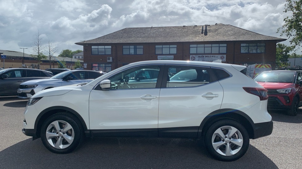 Nissan Qashqai 1.3 Dig-t Acenta Premium Suv Dct E DG21RCU White #6