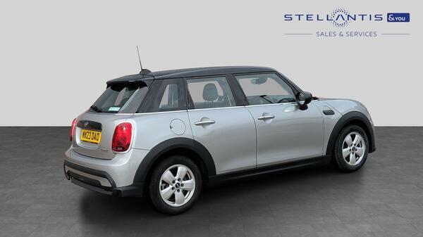 Mini Hatch 1.5 Cooper Classic Hatchback Steptronic MW23DAO #3