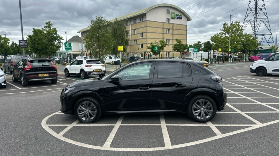 Peugeot e-208 50Kwh Allure Premium Hatchback ML22AYZ #6