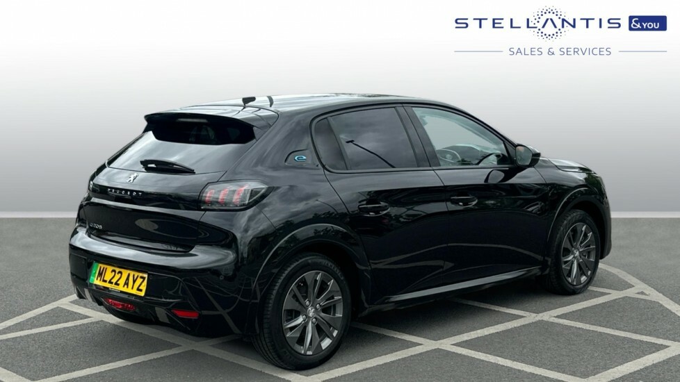 Peugeot e-208 50Kwh Allure Premium Hatchback ML22AYZ #3