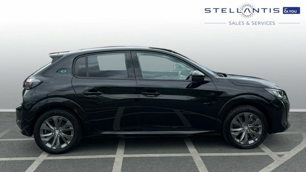 Peugeot e-208 50Kwh Allure Premium Hatchback ML22AYZ #2