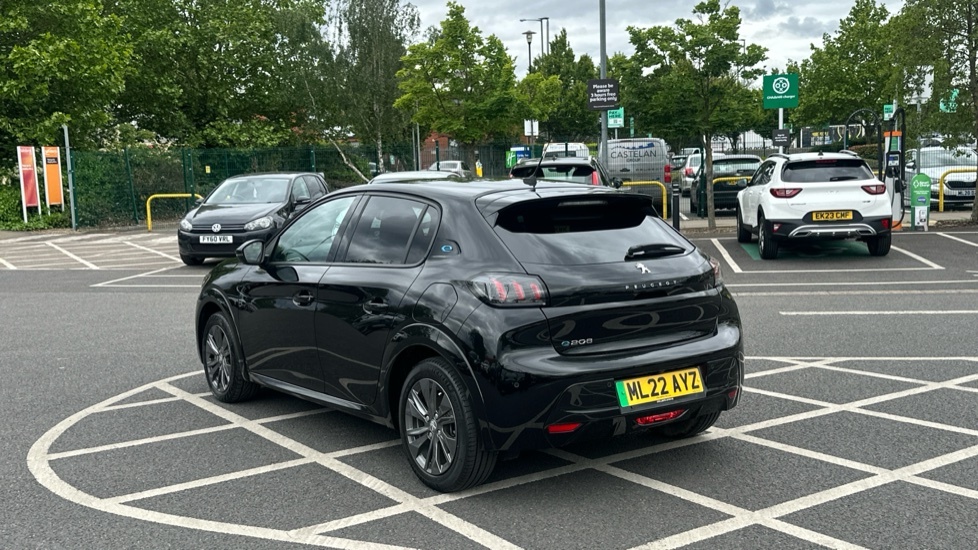 Peugeot e-208 50Kwh Allure Premium Hatchback ML22AYZ #5