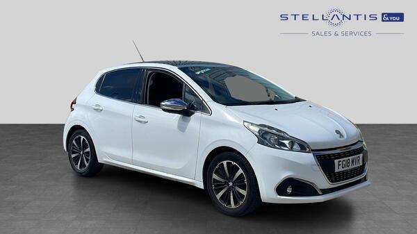 Peugeot 208 1.2 Puretech Allure Premium Hatchback M 