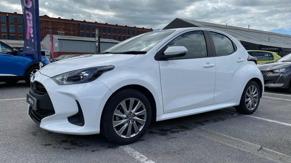 Toyota Yaris 1.5 Vvt-h Icon Hatchback Hybrid E-cvt E PG73YBZ #6