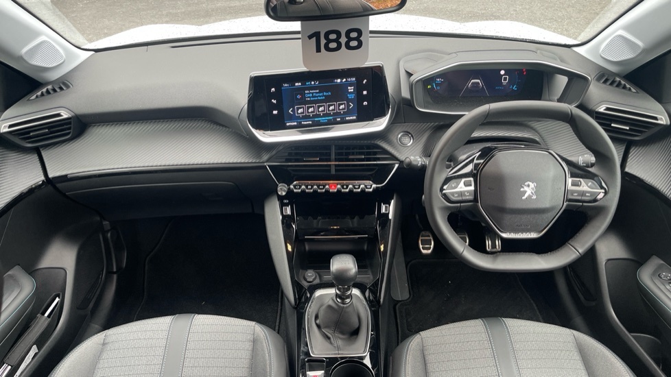 Peugeot 208 1.2 Puretech Allure Premium Hatchback  #4
