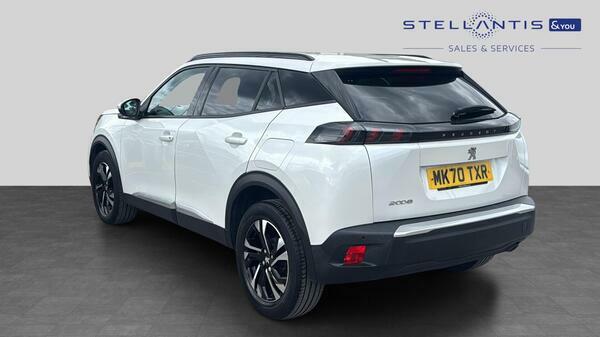 Peugeot 2008 1.2 Puretech Allure Premium Suv MK70TXR White #6