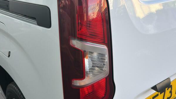 Peugeot Partner 1.5 Bluehdi 1000 Professional Premium Standard P YE73ASZ  #4