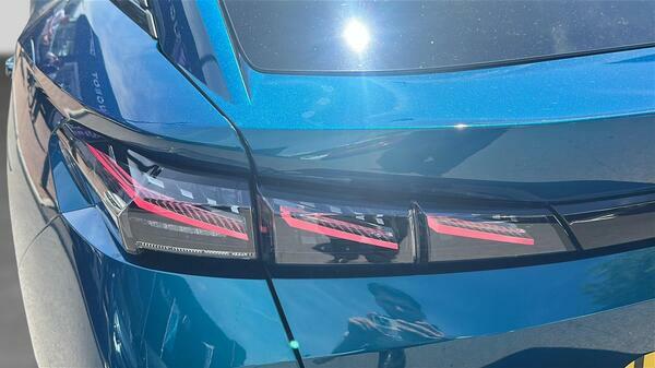 Peugeot 408 1.6 12.4Kwh Gt Fastback Plug-in Hybrid #5