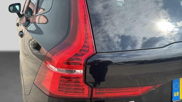 Volvo XC60 2.0 B5 Mhev R-design Suv Hybrid Aw KV20OZU #5
