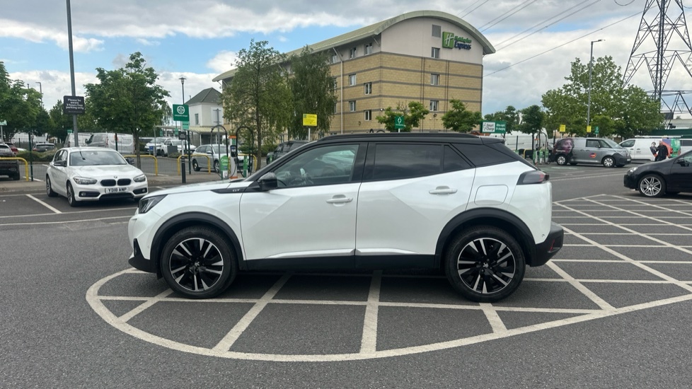 Peugeot 2008 1.2 Puretech Gt Premium Suv Eat Euro 6 White #6