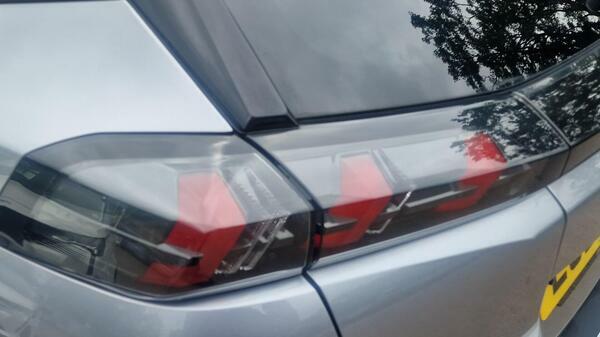Peugeot 2008 1.2 Puretech Allure Premium Suv Eat E  #5