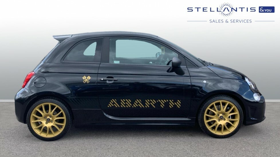 Abarth 695 1.4 T-jet 75Th Anniversario Hatchback M #2