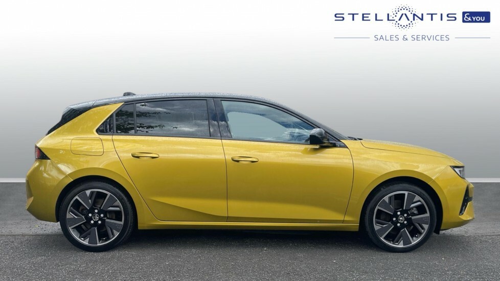 Vauxhall Astra 54Kwh Ultimate Hatchback 156 Ps CP24RWV #2