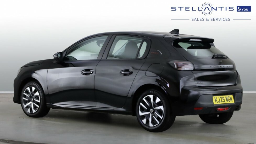 Peugeot 208 1.2 Puretech Style Hatchback Eur KJ25WGN  #3