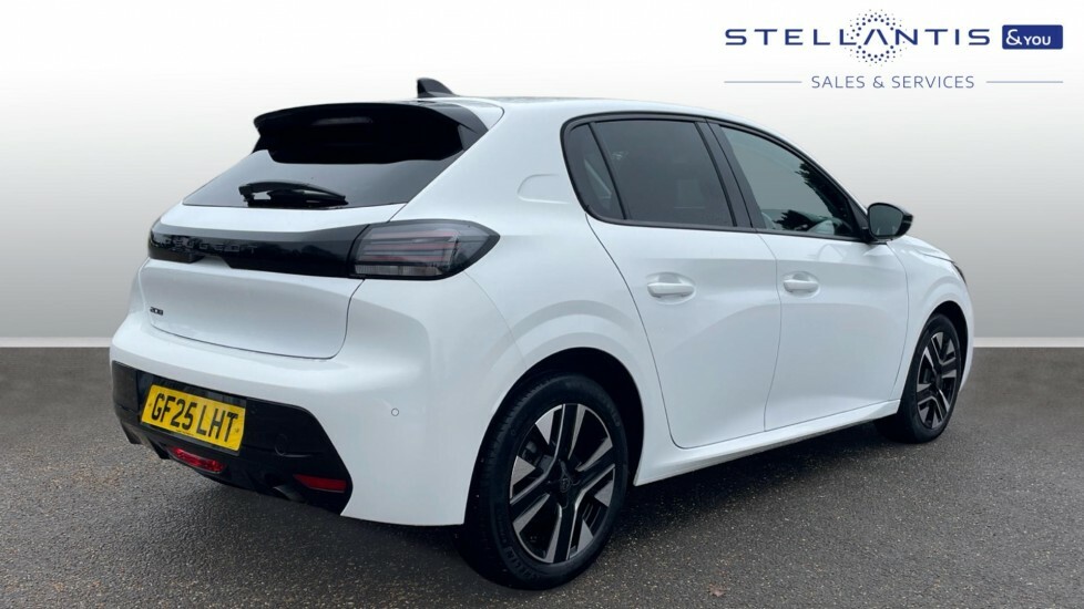 Peugeot 208 1.2 Puretech Allure Hatchback Eu GF25LHT  #3