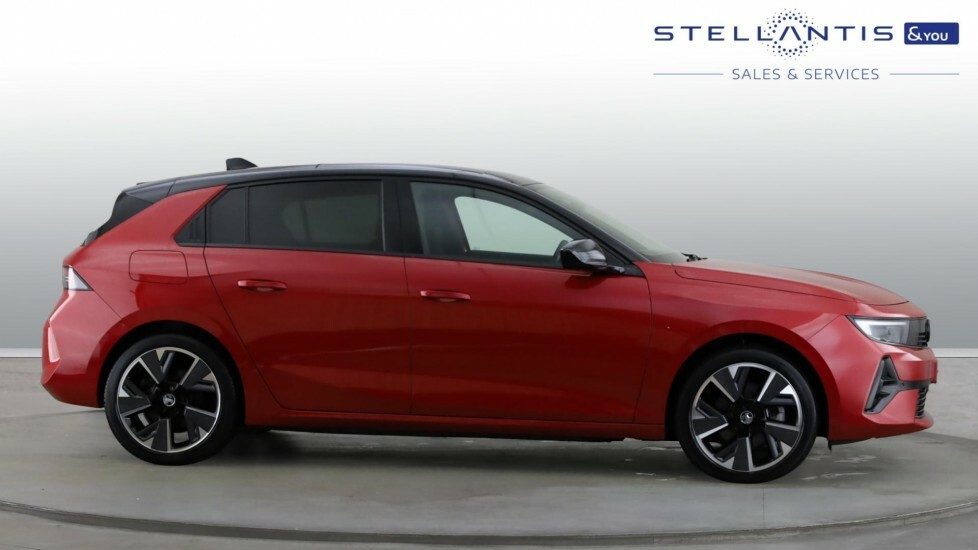 Vauxhall Astra 54Kwh Ultimate Hatchback 156 Ps GD24JXF #4