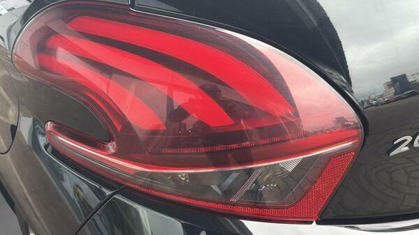 Peugeot 208 1.2 Puretech Signature Hatchback KO19LTE  #5