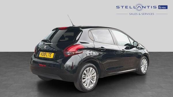 Peugeot 208 1.2 Puretech Signature Hatchback KO19LTE  #3