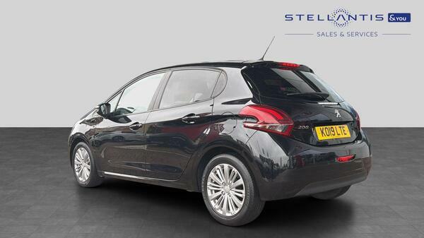 Peugeot 208 1.2 Puretech Signature Hatchback KO19LTE  #6