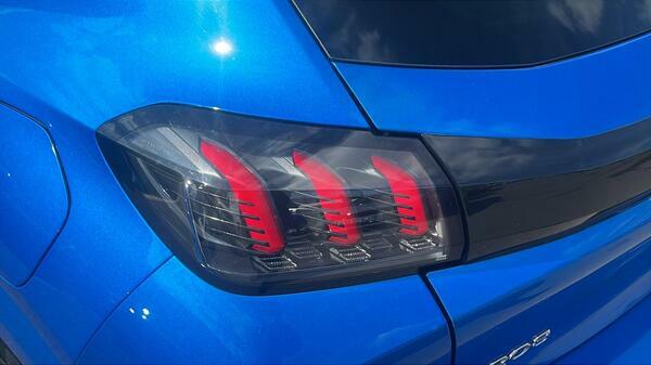 Peugeot 208 1.2 Puretech Allure Premium Hatchback BT23UUD  #5