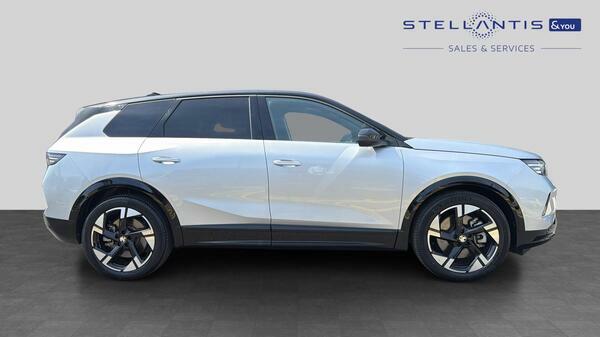 Vauxhall Grandland 73Kwh Ultimate Suv 213 Ps DN25FJE  #2