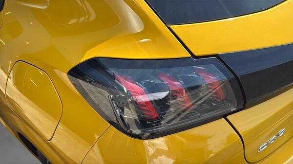 Peugeot 208 1.2 Puretech Allure Premium Hatchback M YT22MWG  #3