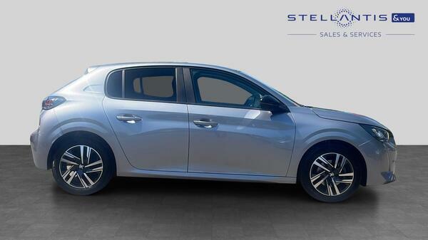 Peugeot 208 1.2 Puretech Active Premium Hatchback LJ23FCT  #2