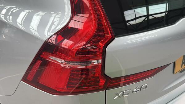 Volvo XC60 2.0 T5 Momentum Suv Awd Euro 6 S AK18VJL #5