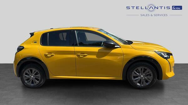 Peugeot e-208 50Kwh Allure Premium Hatchback WM22AKV #2