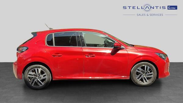Peugeot 208 1.2 Puretech Allure Premium Hatchback M MD21KSU Red #2