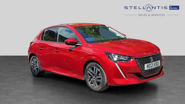 Peugeot 208 1.2 Puretech Allure Premium Hatchback M Red