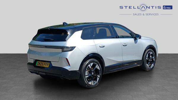 Vauxhall Grandland 73Kwh Ultimate Suv 213 Ps DN25FFP  #3