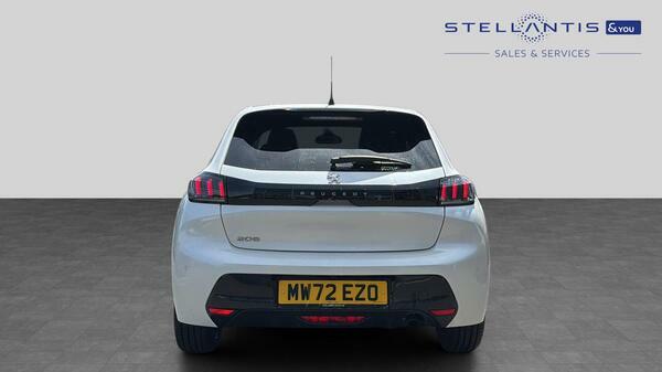 Peugeot 208 1.2 Puretech Allure Premium Hatchback MW72EZO  #4