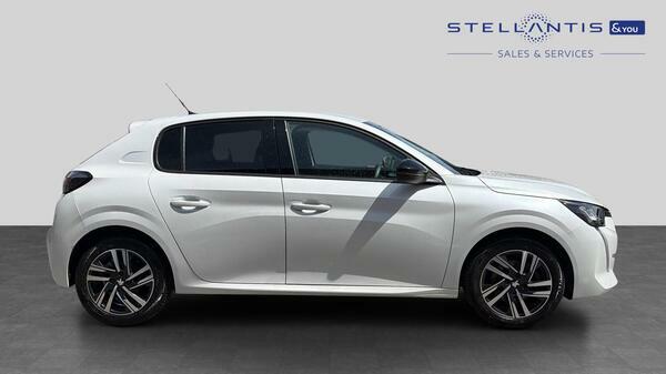 Peugeot 208 1.2 Puretech Allure Premium Hatchback MW72EZO  #2