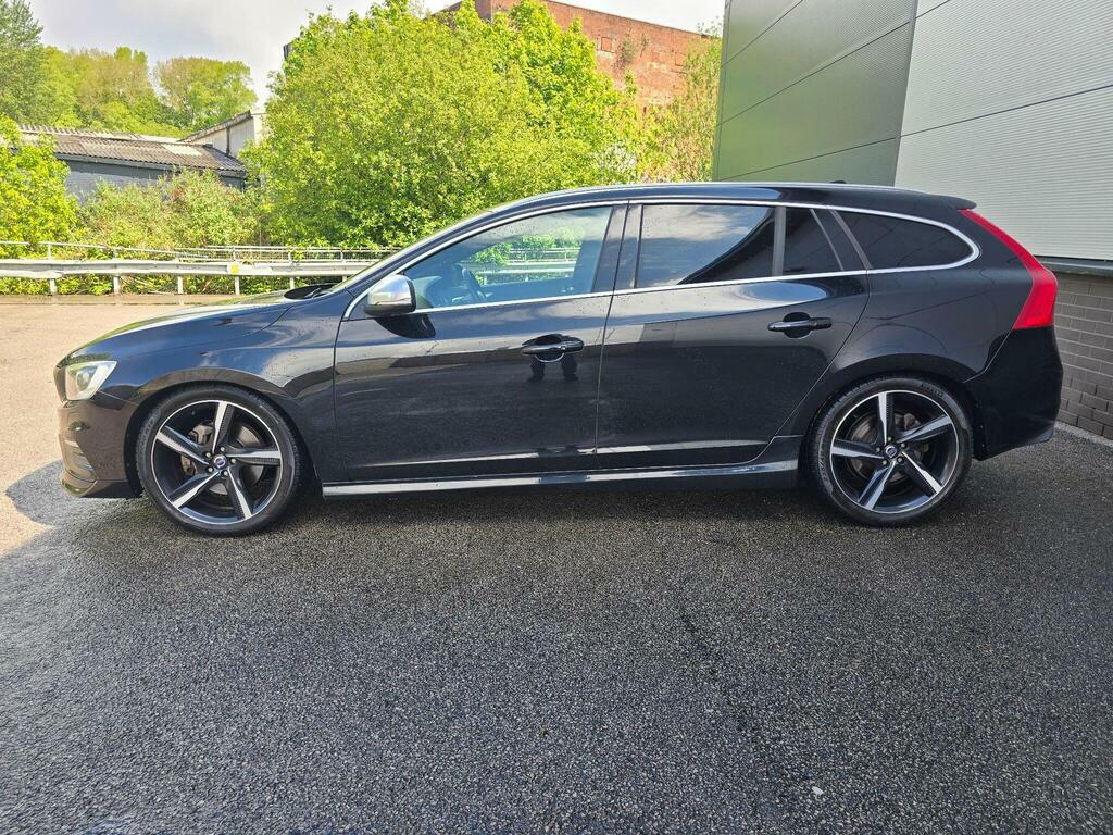 Volvo V60 3.0 T6 R-design Lux Nav Estate MX15RFO Black #4