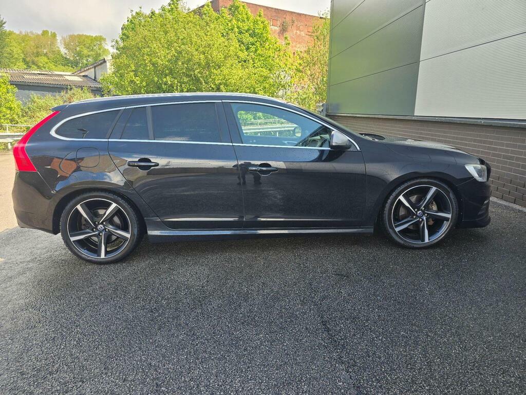 Volvo V60 3.0 T6 R-design Lux Nav Estate MX15RFO Black #2